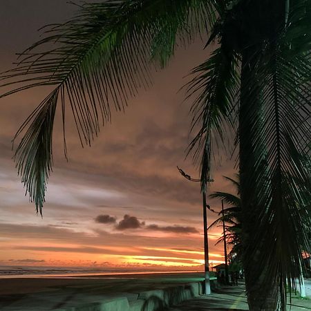 Mongaguá Lindo Sobrado Amarelo -Proximo A Praia מראה חיצוני תמונה