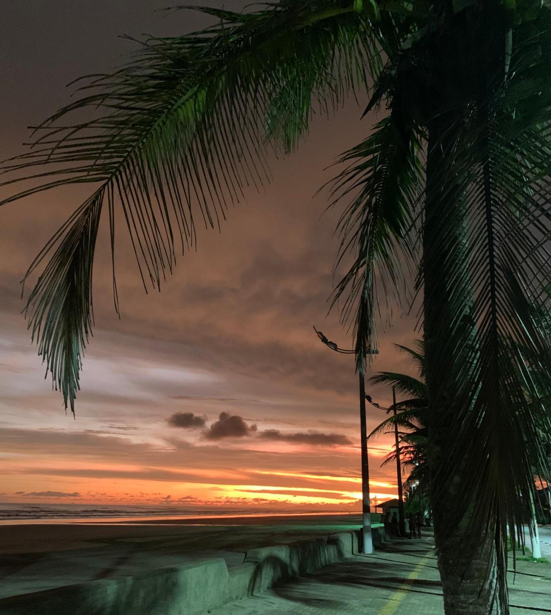 Mongaguá Lindo Sobrado Amarelo -Proximo A Praia מראה חיצוני תמונה